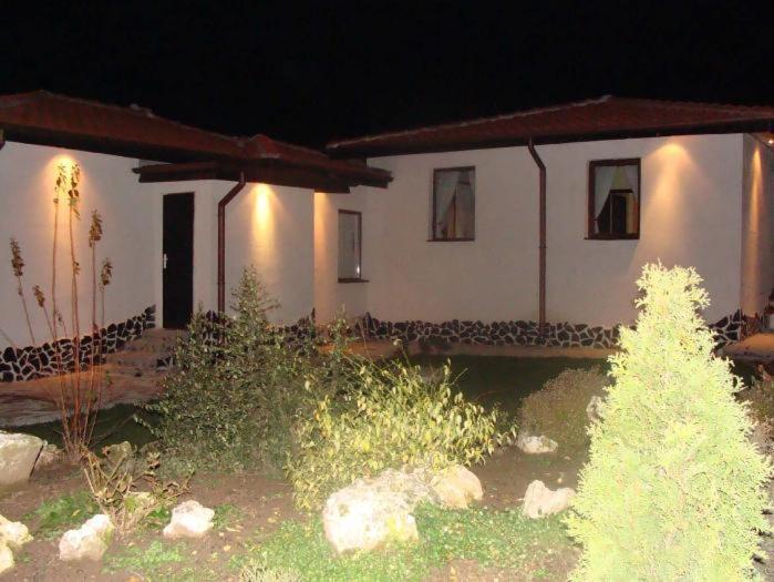 Madara Omaya Guest House Exterior photo